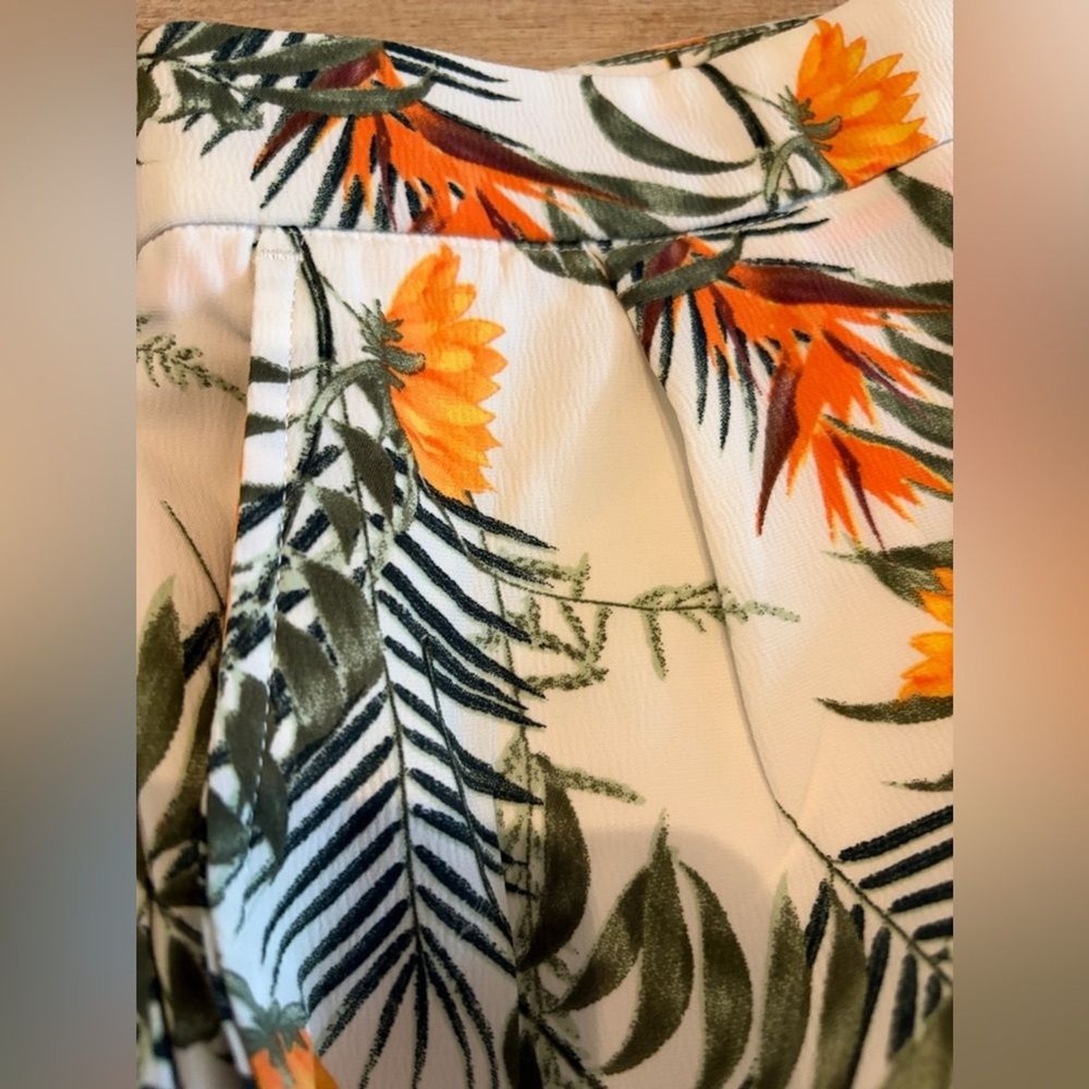 Carolina Belle Shorts Size 4 Floral White Orange and‎ Green - Picture 5 of 14